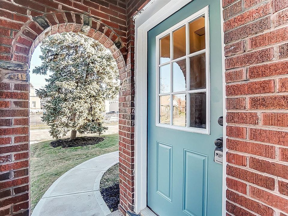 Private side entrance to second floor apartment.