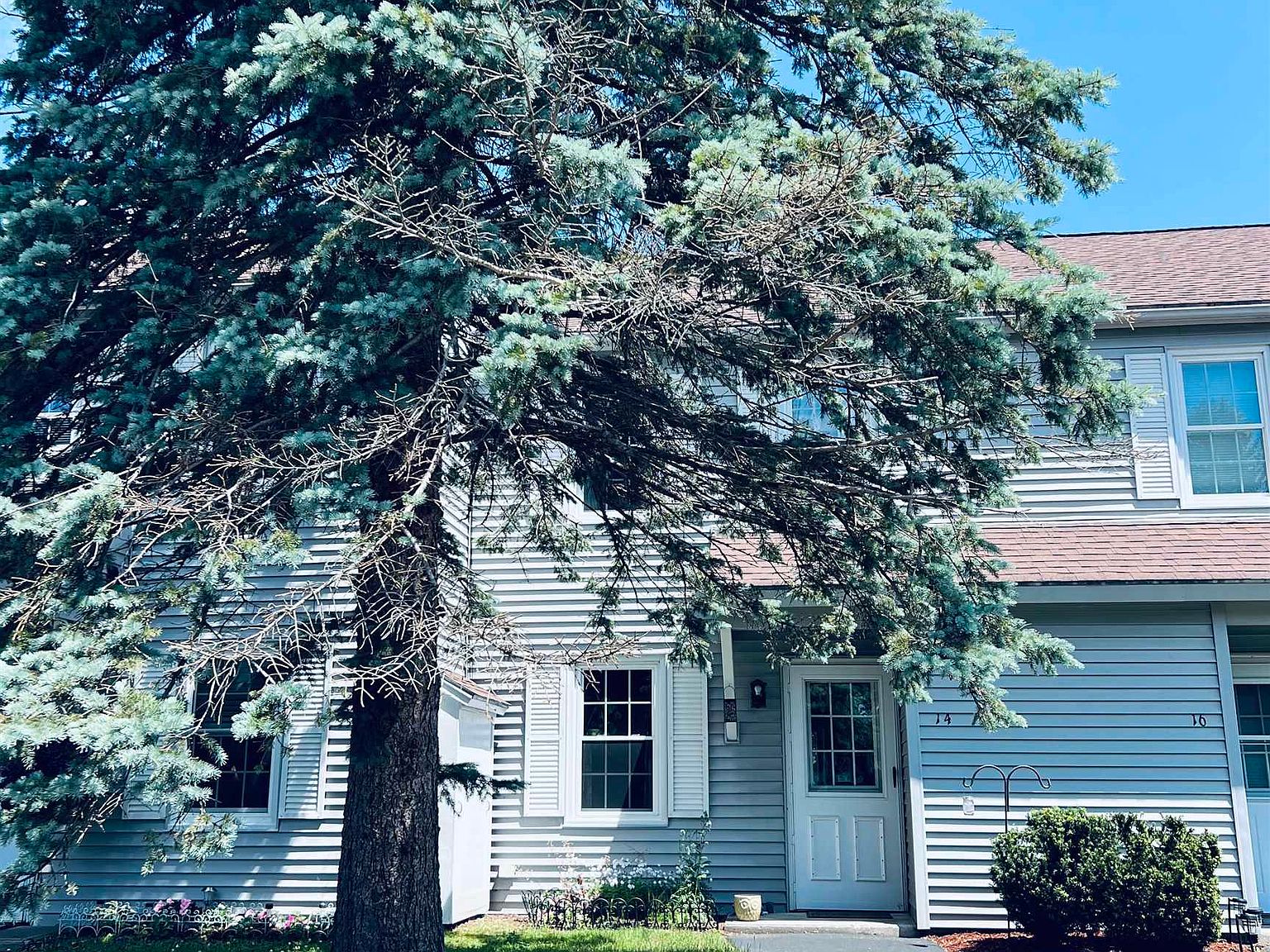 14 Gilbert Square, Milton, VT 05468 Zillow