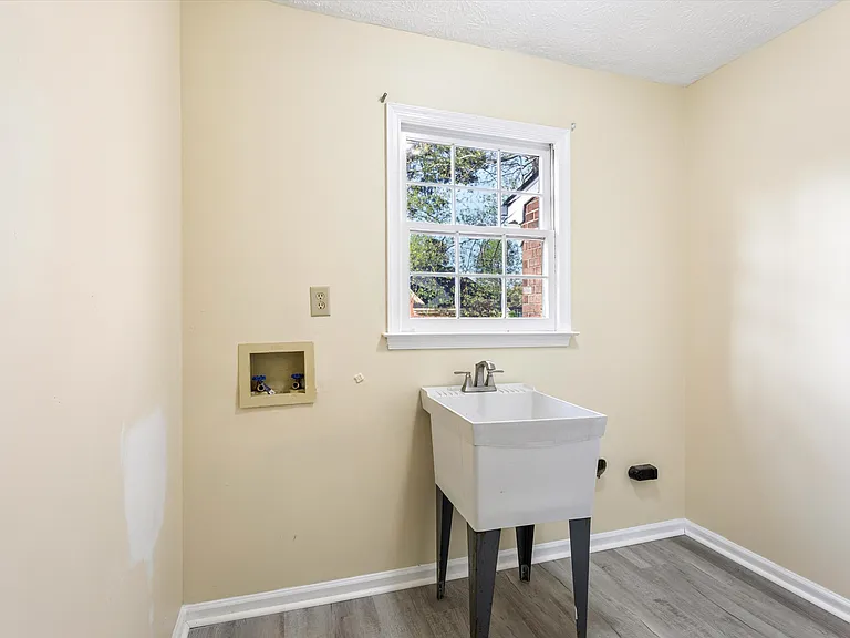 13 Estate Dr — Photo 18