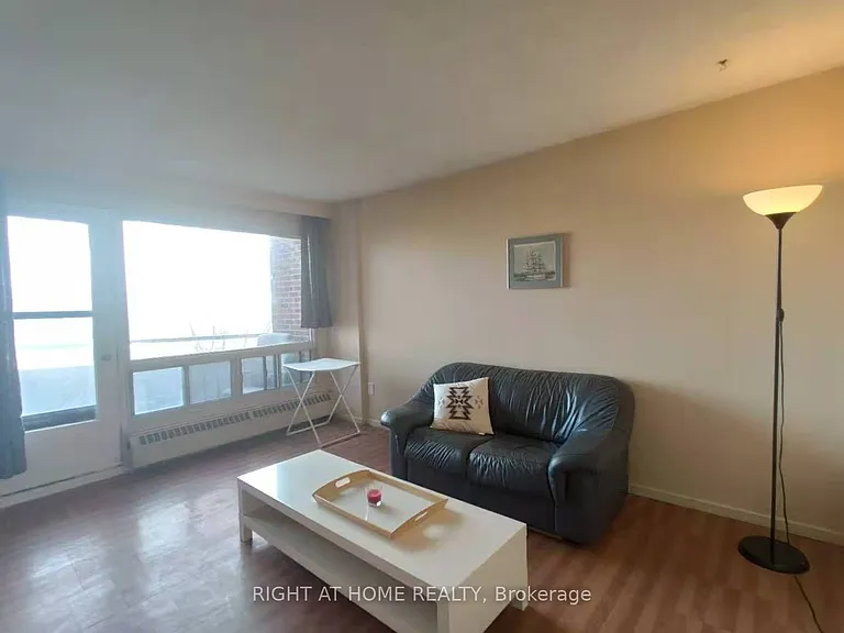 20 Chesterton Dr #501 — Photo 2