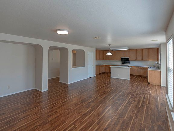 5th image of 424 Copper Hill Dr