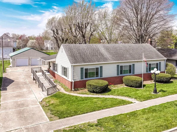 830 N 16th St, Elwood, IN 46036