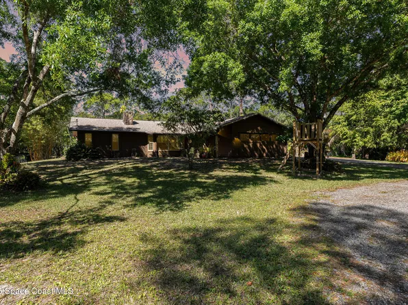 7050 Cottonwood Dr, Grant Valkaria, FL 32949