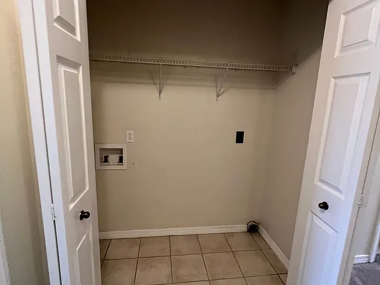 204 Johnson Ct — Photo 9