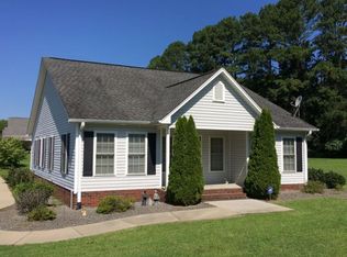 525 Bennett St, Mount Airy, NC 27030