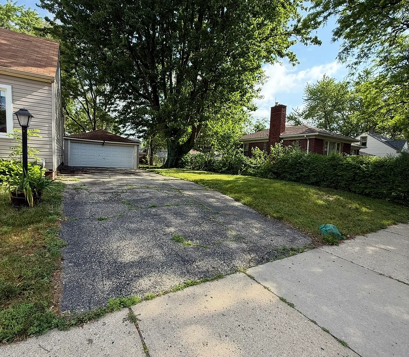 3 bed, 1200 sqft, $1,700 — Photo 2