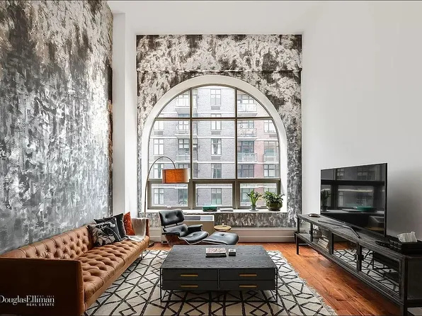 217 51st Ave APT 615, Long Island City, NY 11101