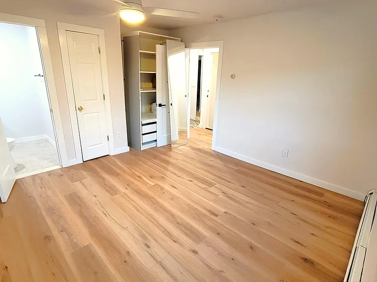 Room #1: Master Bedroom 12'x14'