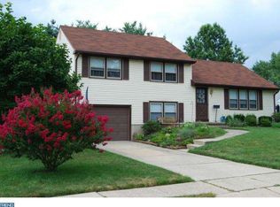 241 Sharrow Vale Rd, Delran, NJ 08075