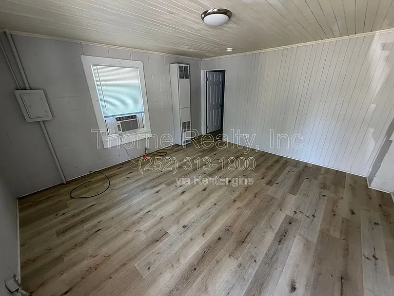 1504 Coleman St SE #B — Photo 11