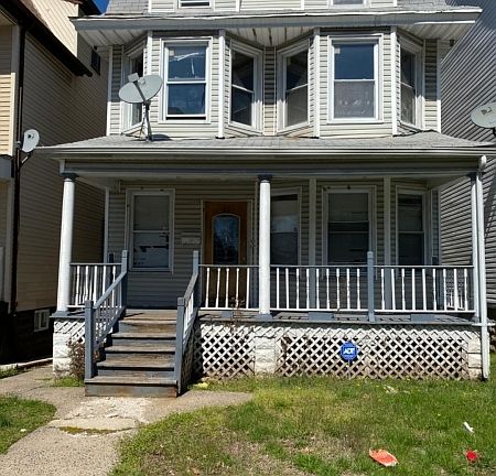 2nd image of 62 New St
