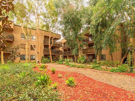 5th image of 22100 Burbank Blvd Unit 213B