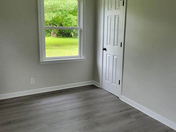 3rd image of 2015 S Green Rock Ln