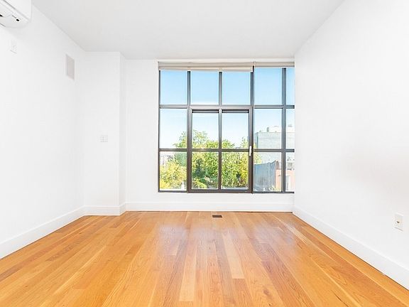 5th image of 1040 Dean St #65