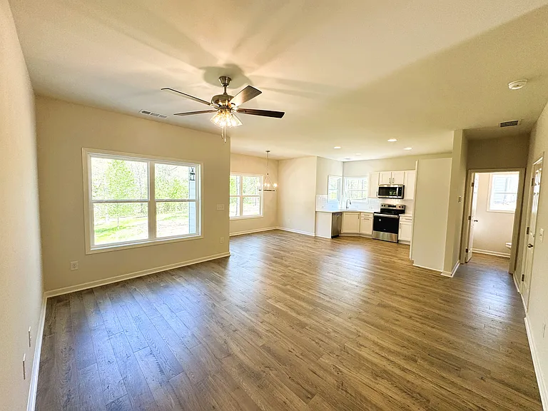 241 Perimeter Rd — Photo 6