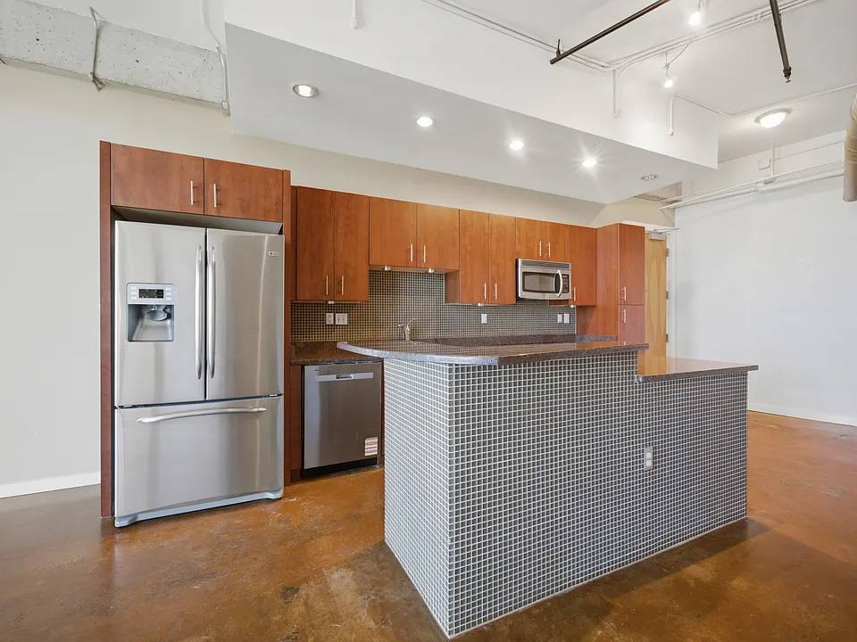 415 Saint Pauls Blvd #609-1