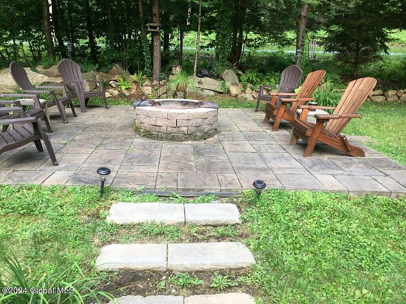 2nd image of 134 Horse Hill Road