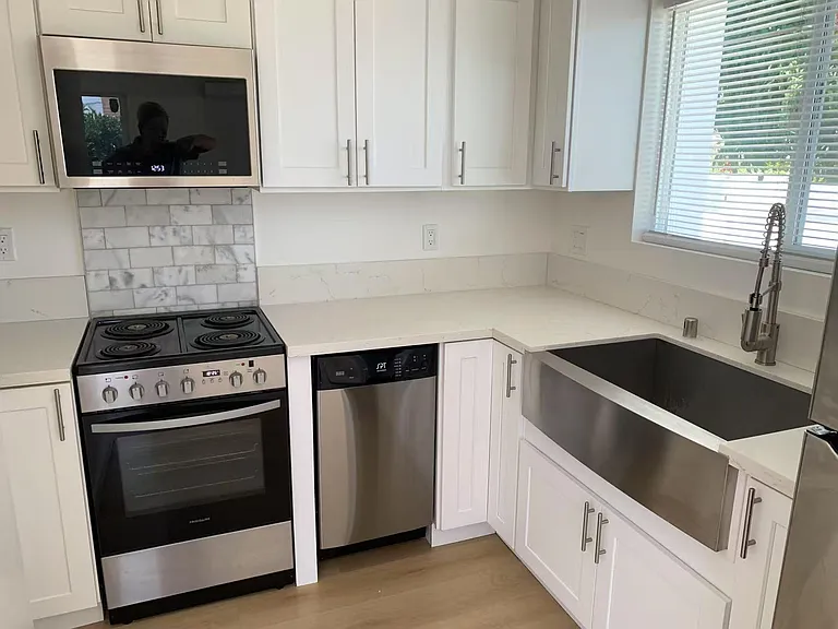 1422 N San Antonio Ave #B — Photo 10