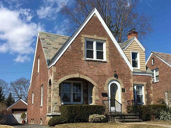 2nd image of 130 Fleetwood Ave
