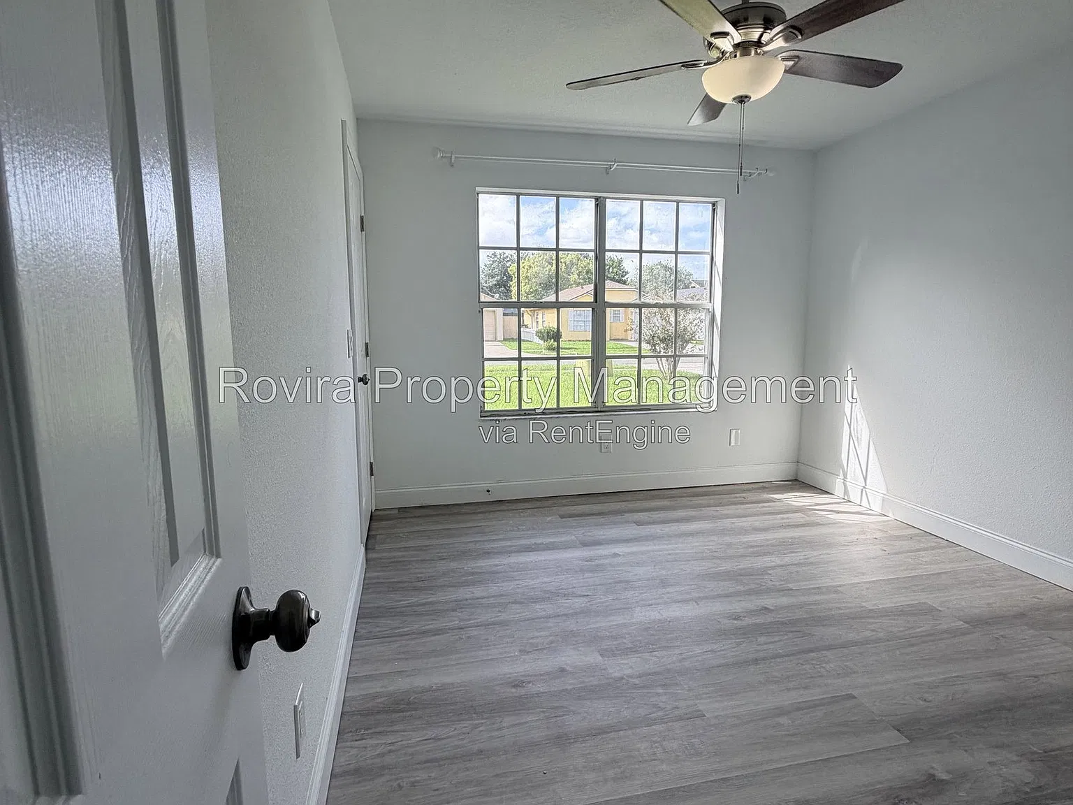 4 bed, 2.0 bath, 1382 sqft, $2,350 — Photo 3