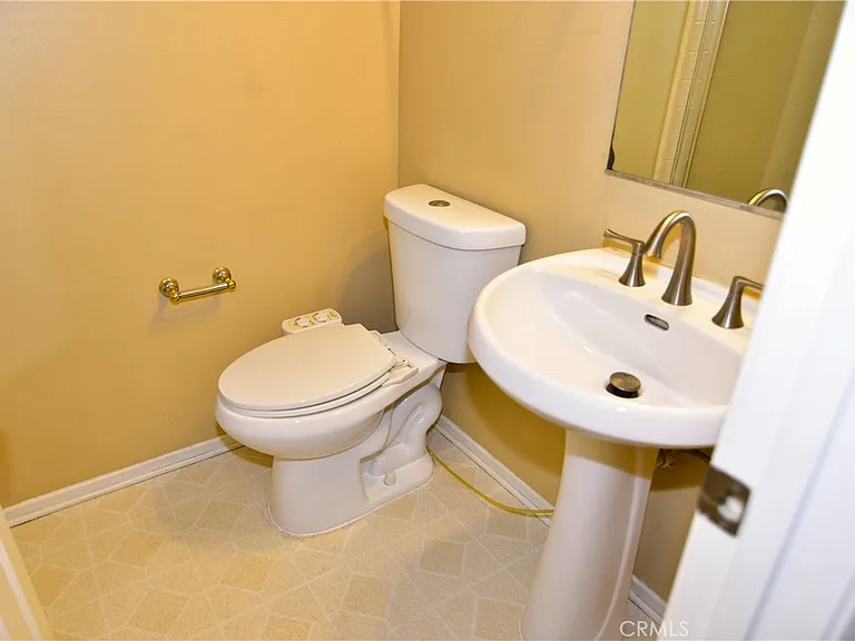 2090 Villa Del Lago Dr #B — Photo 7