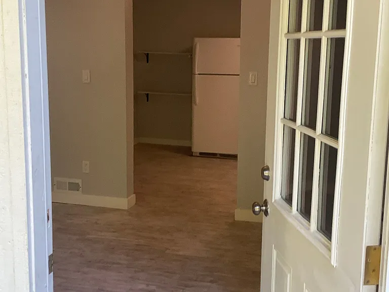 4837 Sandra Ln NE — Photo 3
