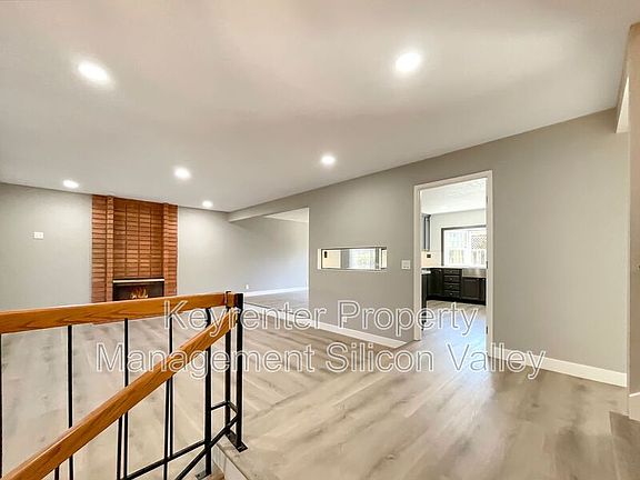 3rd image of 1806 Blackmore Ct