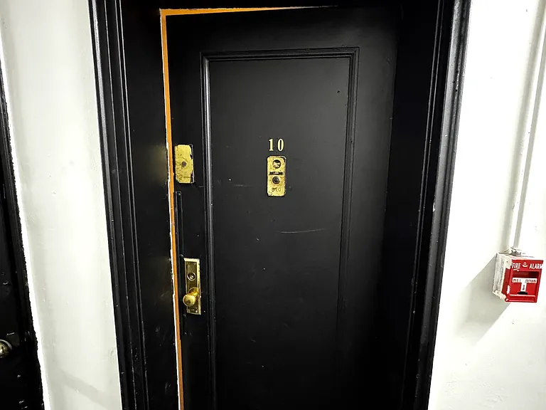 112-114 Chancellor Ave #B10 — Photo 9