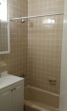 3rd image of 33 W 89th St APT 2E
