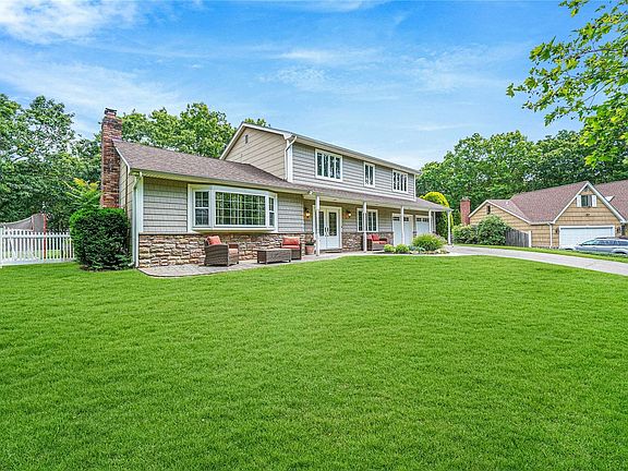 2nd image of 7 River Heights Ct