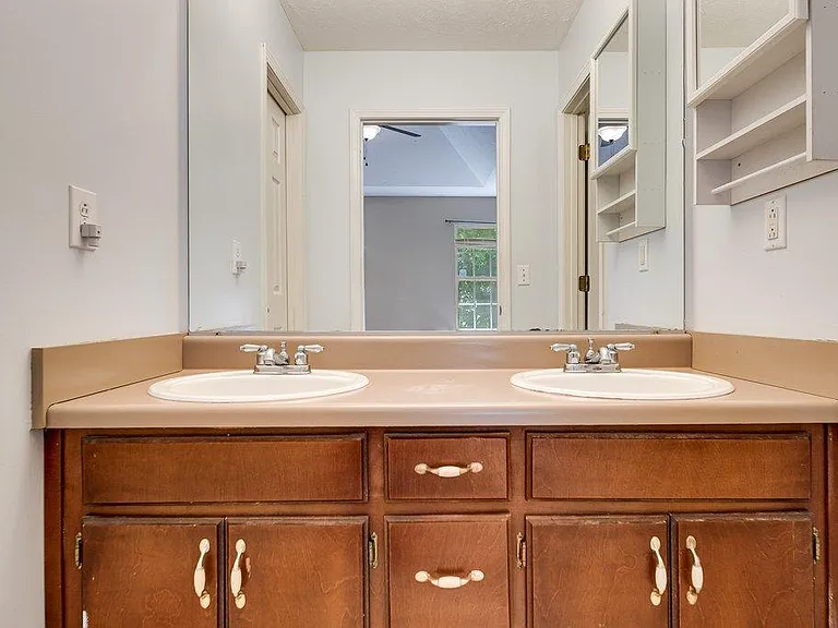 824 Stone Hedge Ct — Photo 26