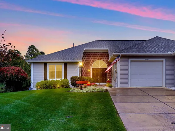 3840 Farmstead Dr, Fayetteville, PA 17222