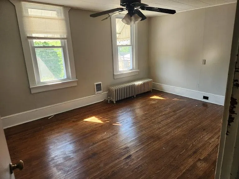 534 E Arch St — Photo 8