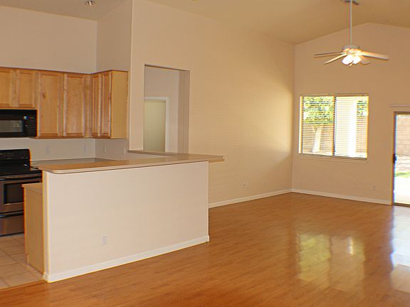 4th image of 859 N Harmony Ave