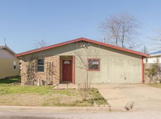 712 N West St, Burnet, TX 78611