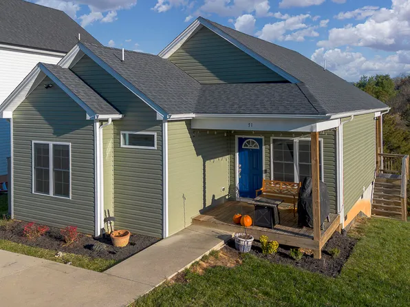 71 Triple Crown Dr, Lexington, VA 24450
