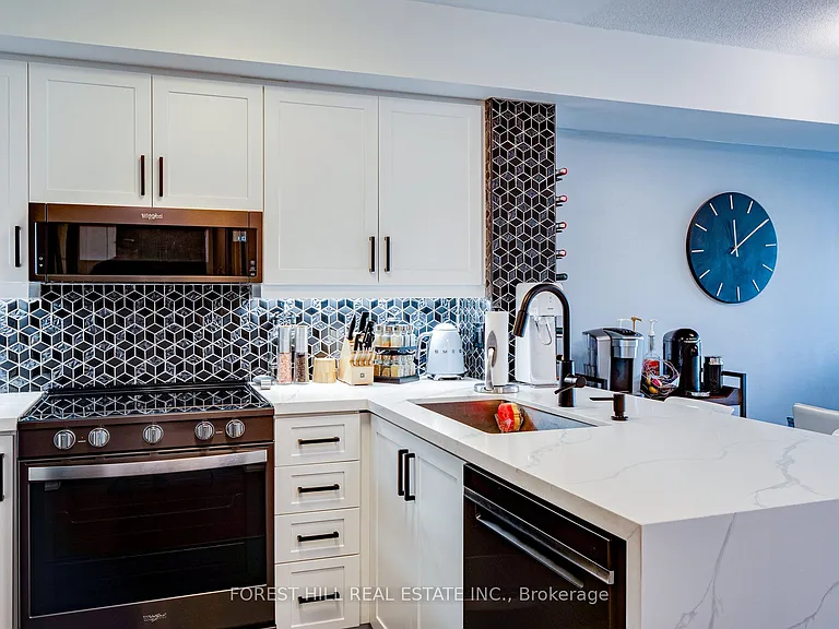 30 N Park Rd #214 — Photo 9