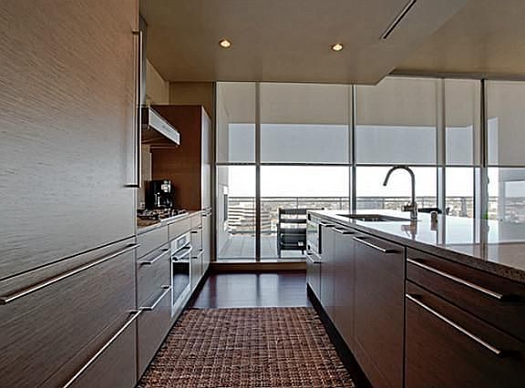 4th image of 2900 McKinnon St APT 1905