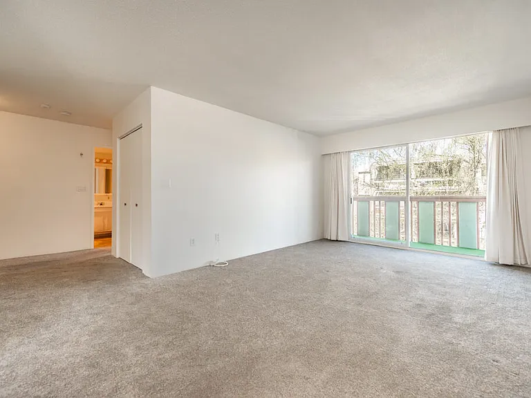 2230 Cadboro Bay Rd #308 — Photo 19