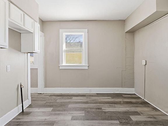 4th image of 2013 De Koven AVENUE