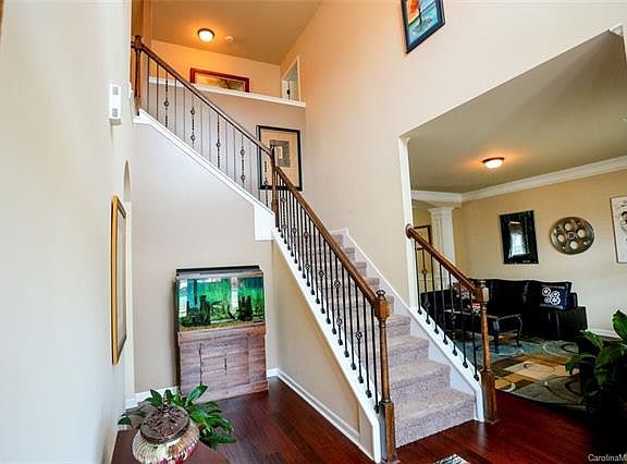 3rd image of 117 Kenyon Loop