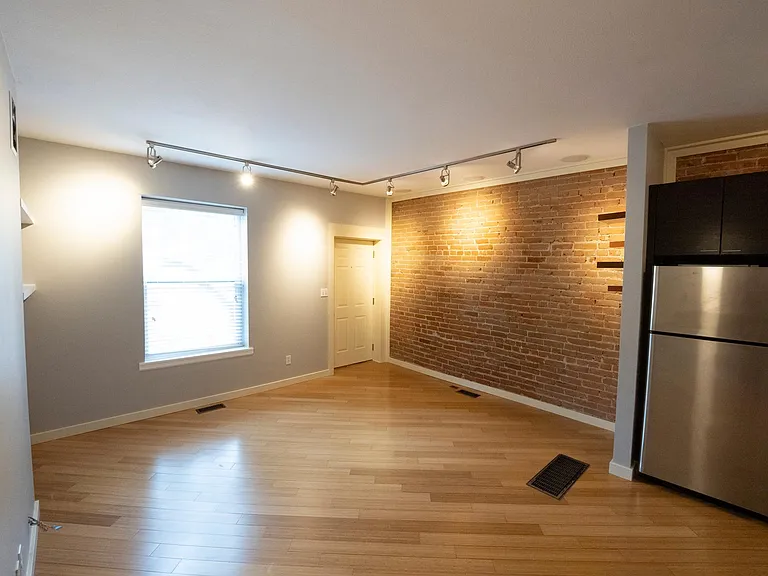 2306 Glenarm Pl #102 — Photo 5
