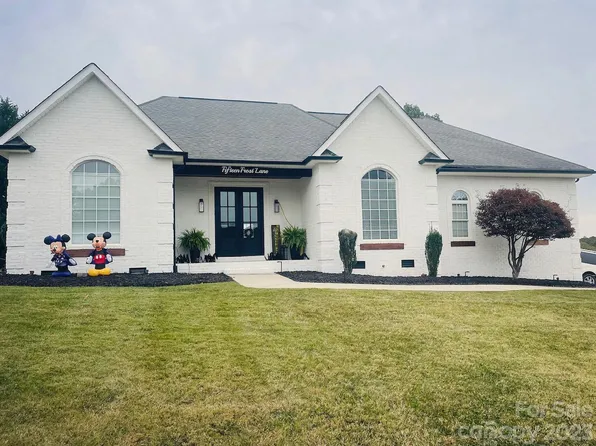 15 Frost Ln, Taylorsville, NC 28681