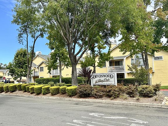 2nd image of 1108 Devonwood