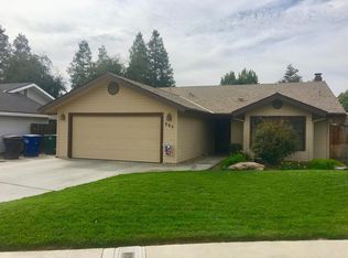 205 Willow Glenn Cir, Reedley, CA 93654