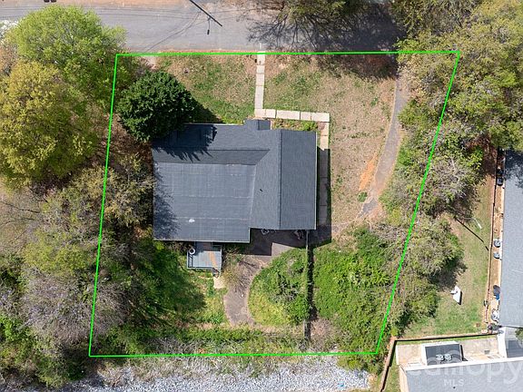 5th image of 1604 4th St NE