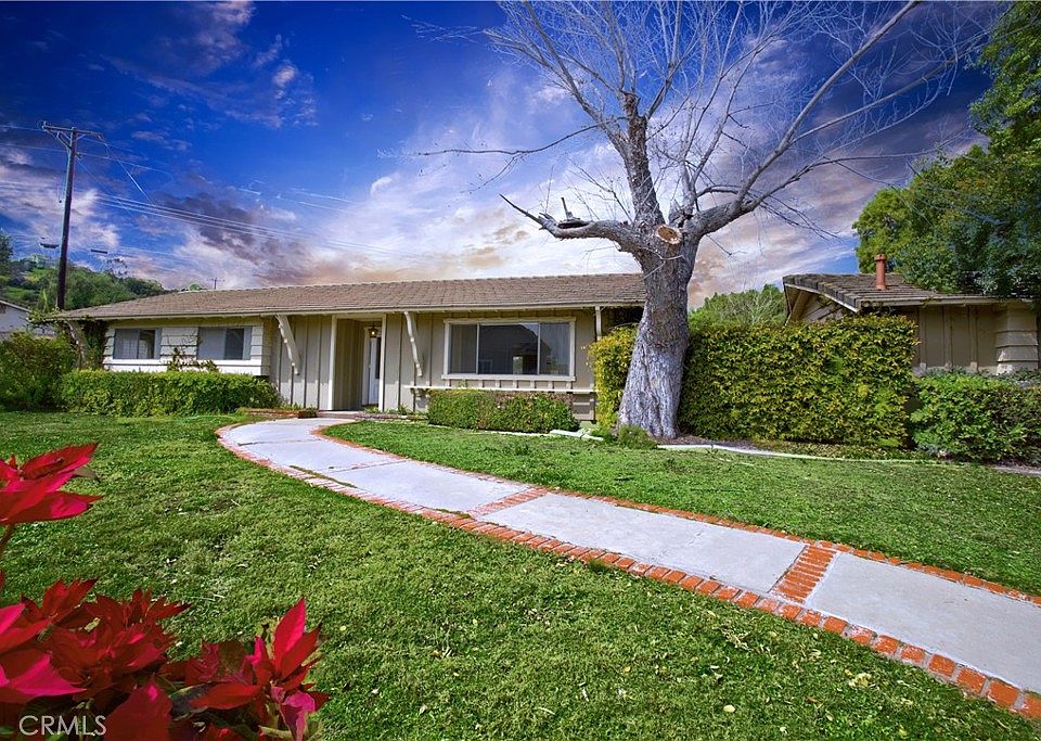 1st image of 15203 El Gavilan Dr