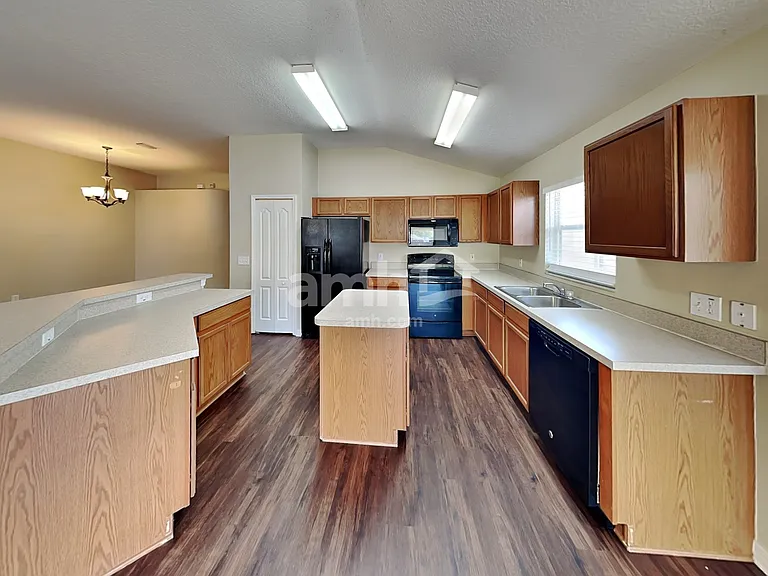 12828 Standbridge Dr — Photo 5