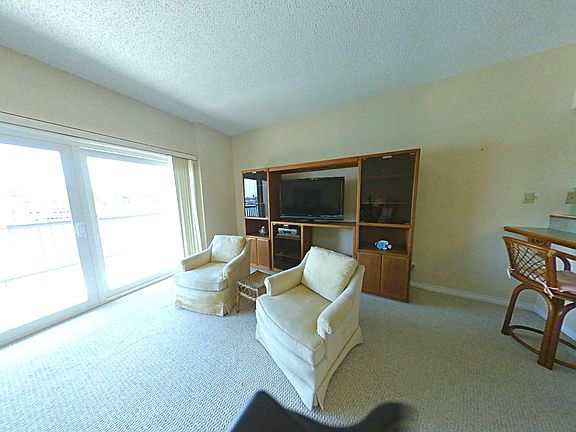 4th image of 226 W Houston St APT 220