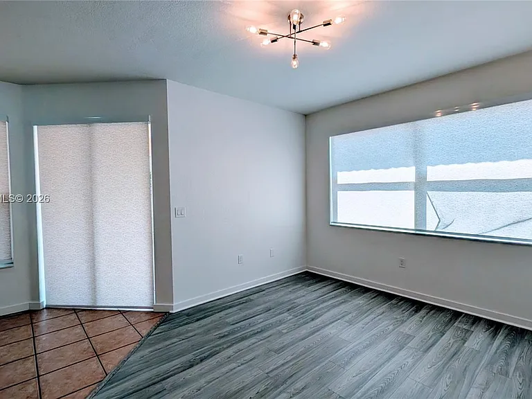 2151 NE 37th Ter — Photo 23